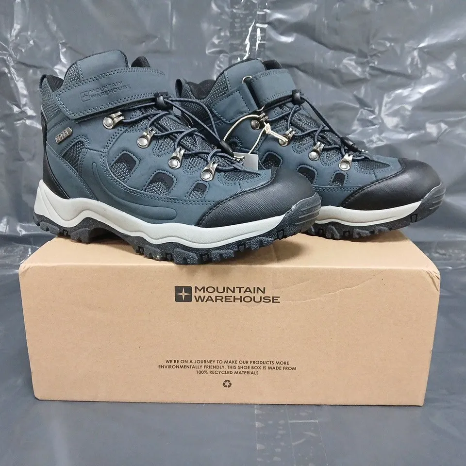 BOXED PAIR OF MOUNTAIN WAREHOUSE ADVENTURER WOMEN'S WATERPROOF ADAPTIVE WALKING BOOTS IN RUSTIC BLACK SIZE UK 6