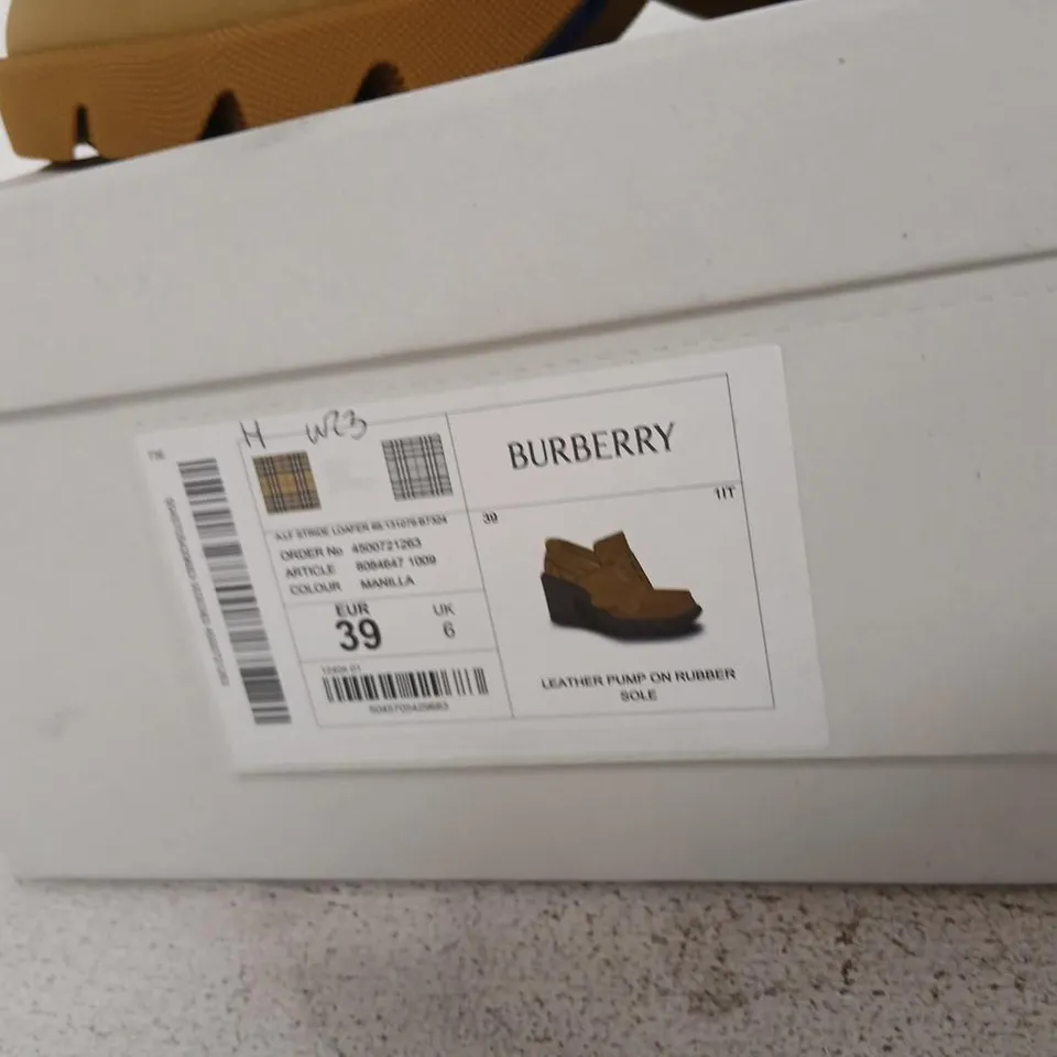 BURBERRY LEATHER PUMP ON RUBBER SOLE – WOMEN'S SHOES, UK 6 (EU 39) 