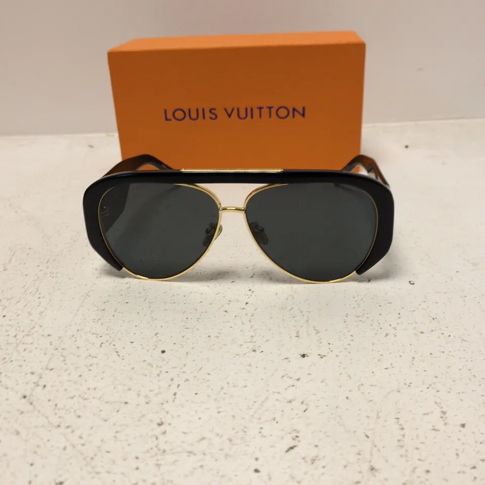 LOUIS VUITTON SUNGLASSES – BLACK FRAME WITH GOLD-TONE RIMS