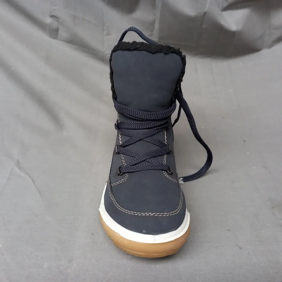 BOXED PAIR OF RIEKER HIKER BOOTS IN NAVY SIZE 5