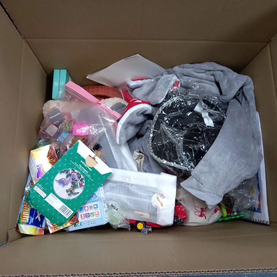 LARGE BOX OF ASSORTED TOYS AND GAMES TO INCLUDE TEDDIES, WATER BEADS AND BABY TOYS