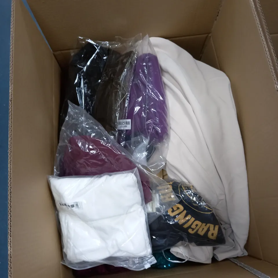 BOX OF ASSORTED CLOTHING ITEMS TO INCLUDE SKIRTS, DRESSES, JUMPERS ETC