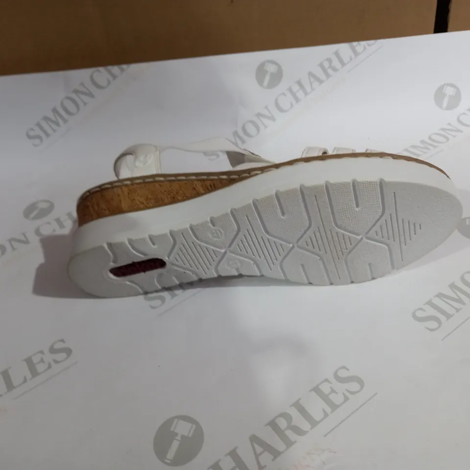 RIEKER WHITE SANDALS SIZE 4 