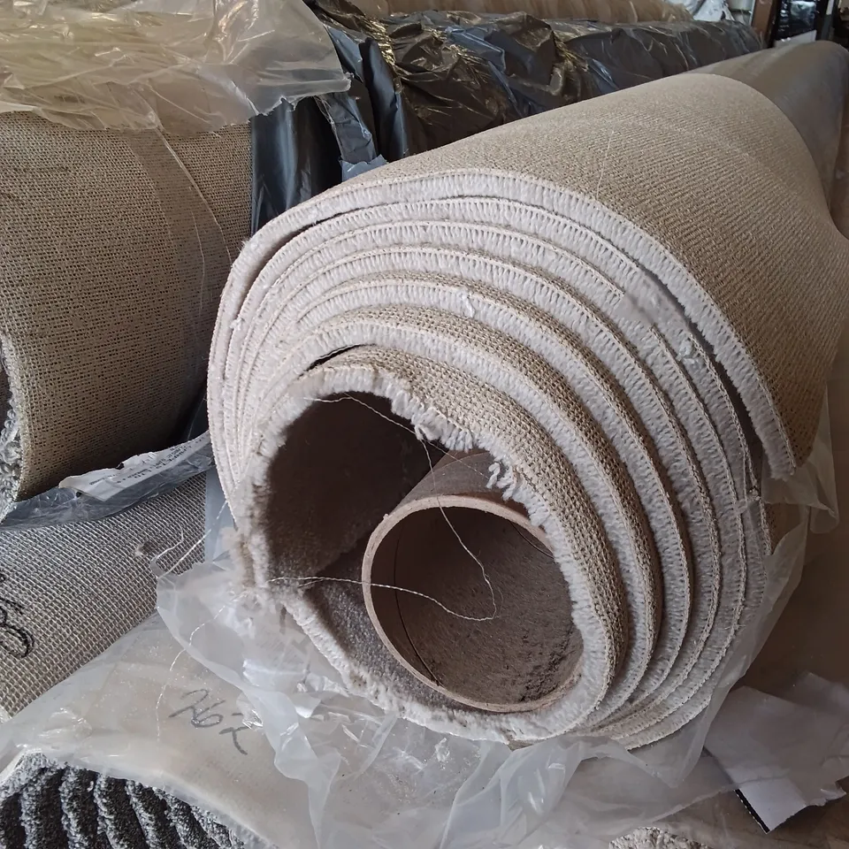 ROLL OF QUALITY ROYAL VELVET SPRINGFIELD CARPET // APPROX SIZE: 5.00 X 5.00M