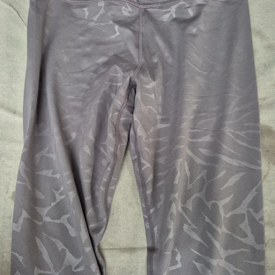 SWEATY BETTY ALL DYA WRAP WAIST 7/8 LEGGINGS IN GREY SIZE MEDIUM