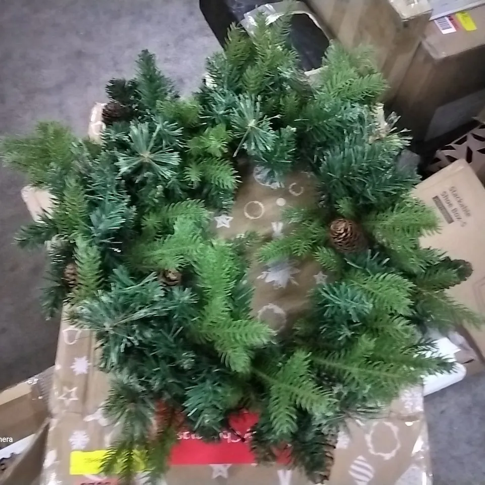 BOXED 61CM LIGHTENED ARTIFICIAL WREATH