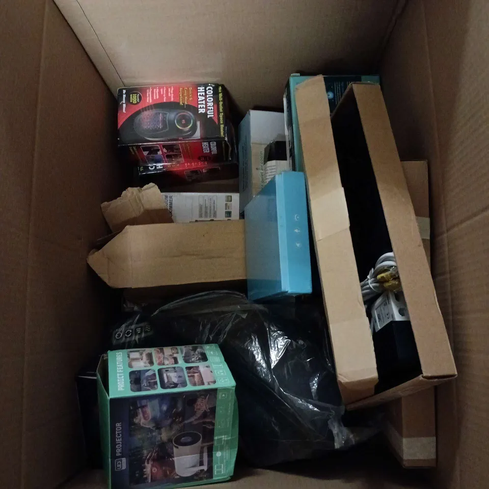 BOX OF APPROXIMATELY 18 ASSORTED ELECTRICAL ITEMS TO INCLUDE DVD PLAYER, MINI WASHING MACHINE, SMALL PORTABLE JUICER, GAME CONTROLLER ETC