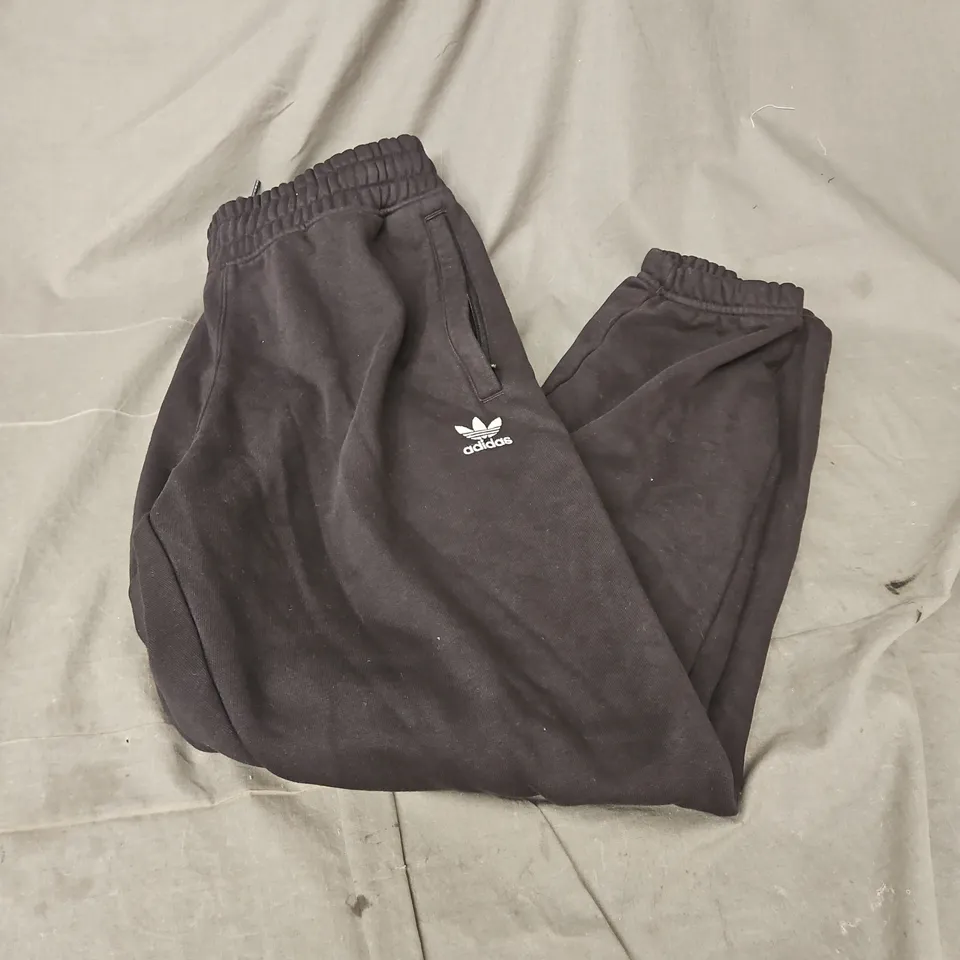ADIDAS JOGGERS IN BLACK SIZE L