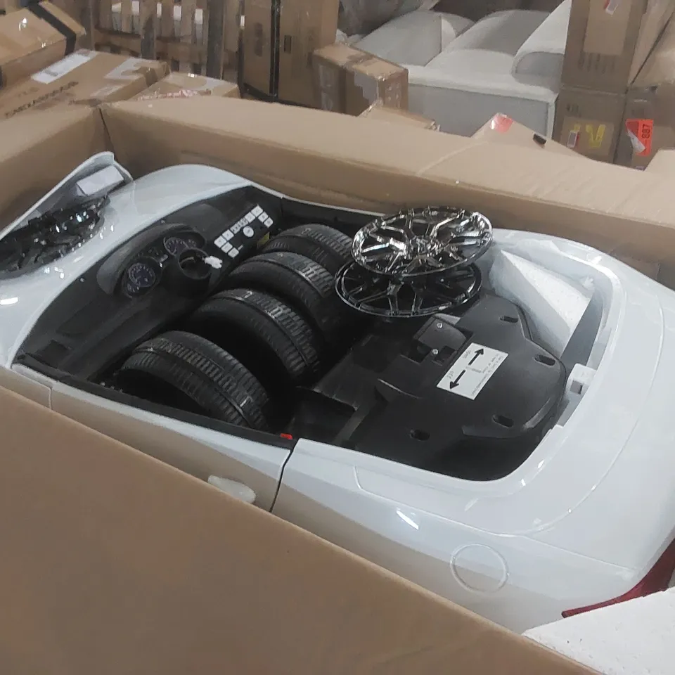 BOXED OFFICIALLY LICENSED MASERATI GRAN CABRIO MY18 ELECTRIC TOY CAR - WHITE