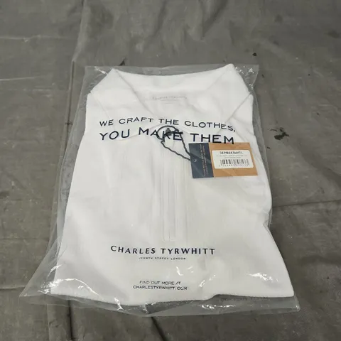 CHARLES TYRWHITT SHORT SLEEVE TEXTURED ZIP PERFORMANCE POLO IN WHITE SIZE L