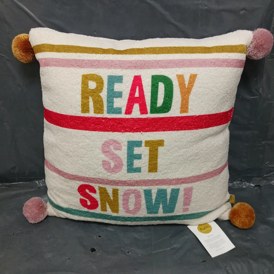 FURN READY SET SNOW CHRISTMAS CUSHION