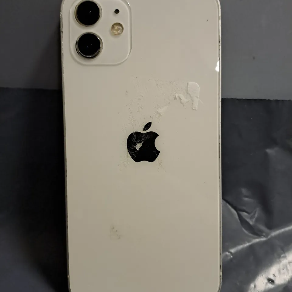 APPLE IPHONE 12 IN WHITE 