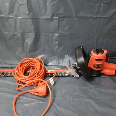 BLACK AND DECKER 500-WATT HEDGE TRIMMER - COLLECTION ONLY