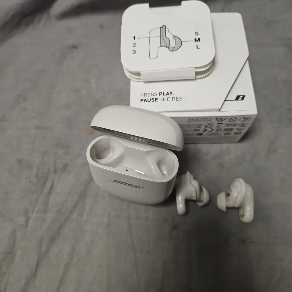 BOSE QUIET COMFORT WIRELESS EARBUDS WITH CHARGING CASE – GREY