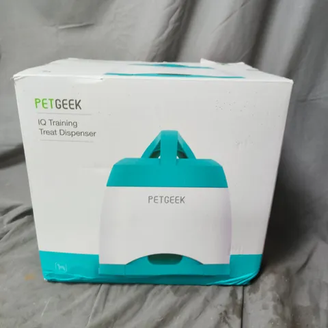 PETGEEK IQ TRAINING TREAT DISPENSER