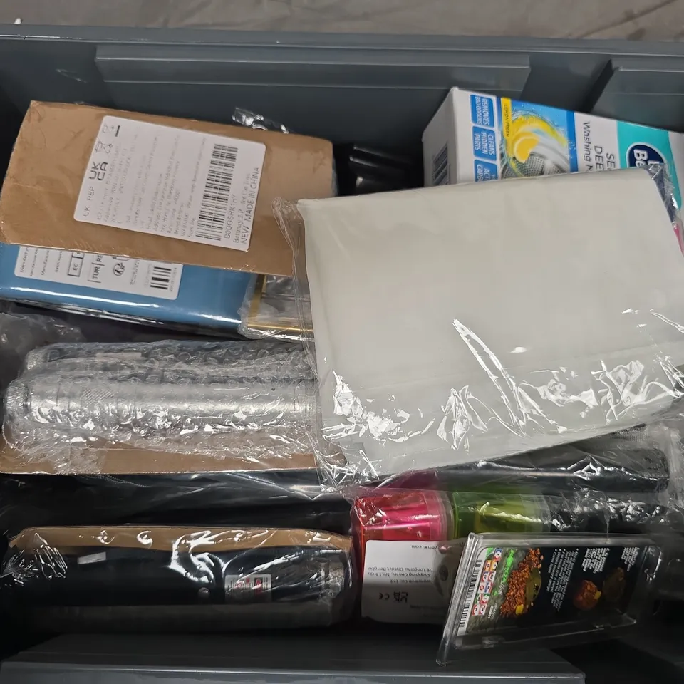 APPROXIMATELY 15 ASSORTED HOUSEHOLD ITEMS TO INCLUDE MOULD MAGIC, DR BECKMANN WASHING MACHINE CLEANER, GENERAL PURPOSE ADHESIVE, ETC