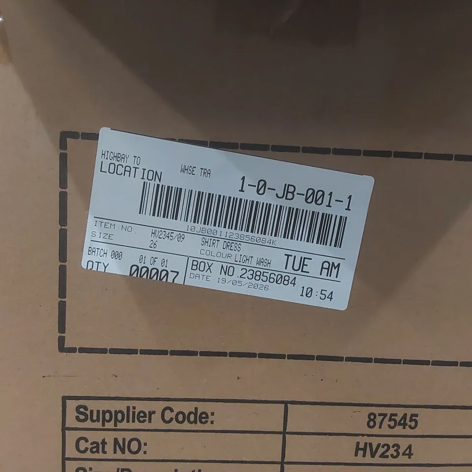BOX CONTAINING APPROXIMATELY 7x BRAND NEW JD WILLIAMS LIGHT WASH DENIM SHIRT DRESSES - SIZE 26