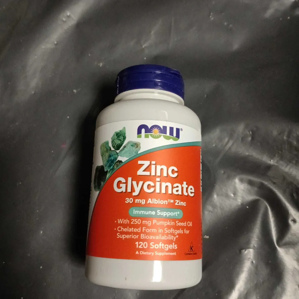 APPROXIMATELY 12 ASSORTED VITAMINS AND SUPPLEMENTS INCLUDING NOW ZINC GLYCINATE , NOW OIL OF OREGANO AND YOGI SKIN DETOX