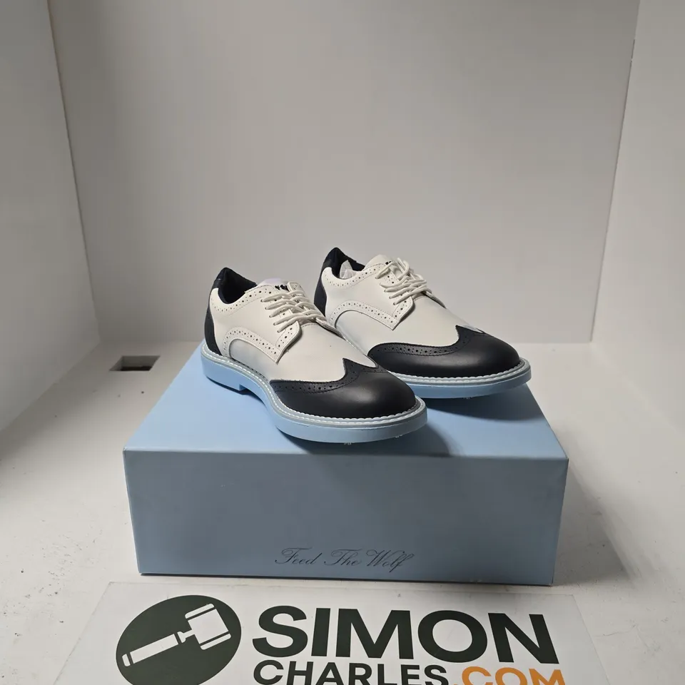 BOXED PAIR OF GREYSON ALPHA WOLF SHOES SZIE 8.5