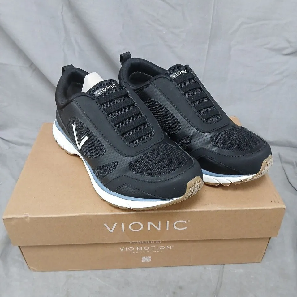 BOXED PAIR OF VIONIC DARCY DRIFT TRAINERS - 5