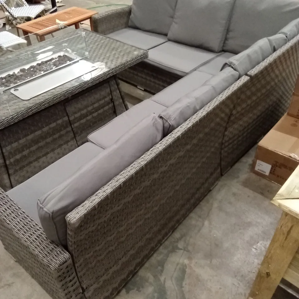 QUALITY DESIGNER GARDEN FURNITURE SET