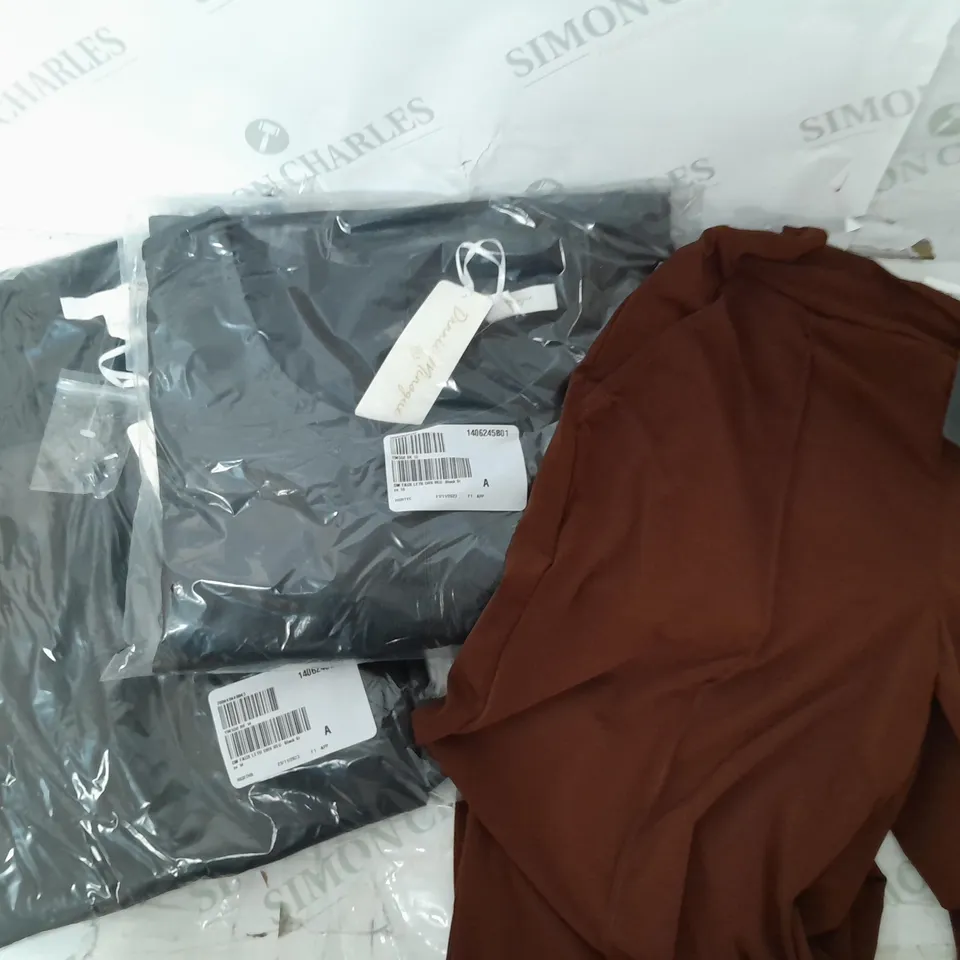 A BOX OF 10 VARIOUS CLOTHING ITEMS TO INCLUDE A PAIR OF KIM&CO. STRETCHY TROUSERS AND 2 PAIRS OF FAUX LEATHER TROUSERS ETC.