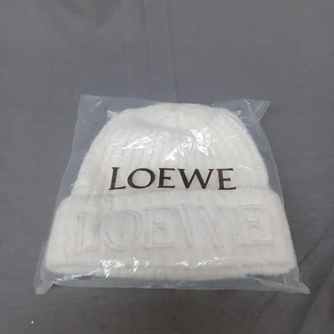 BAGGED LOEWE BEANIE HAT