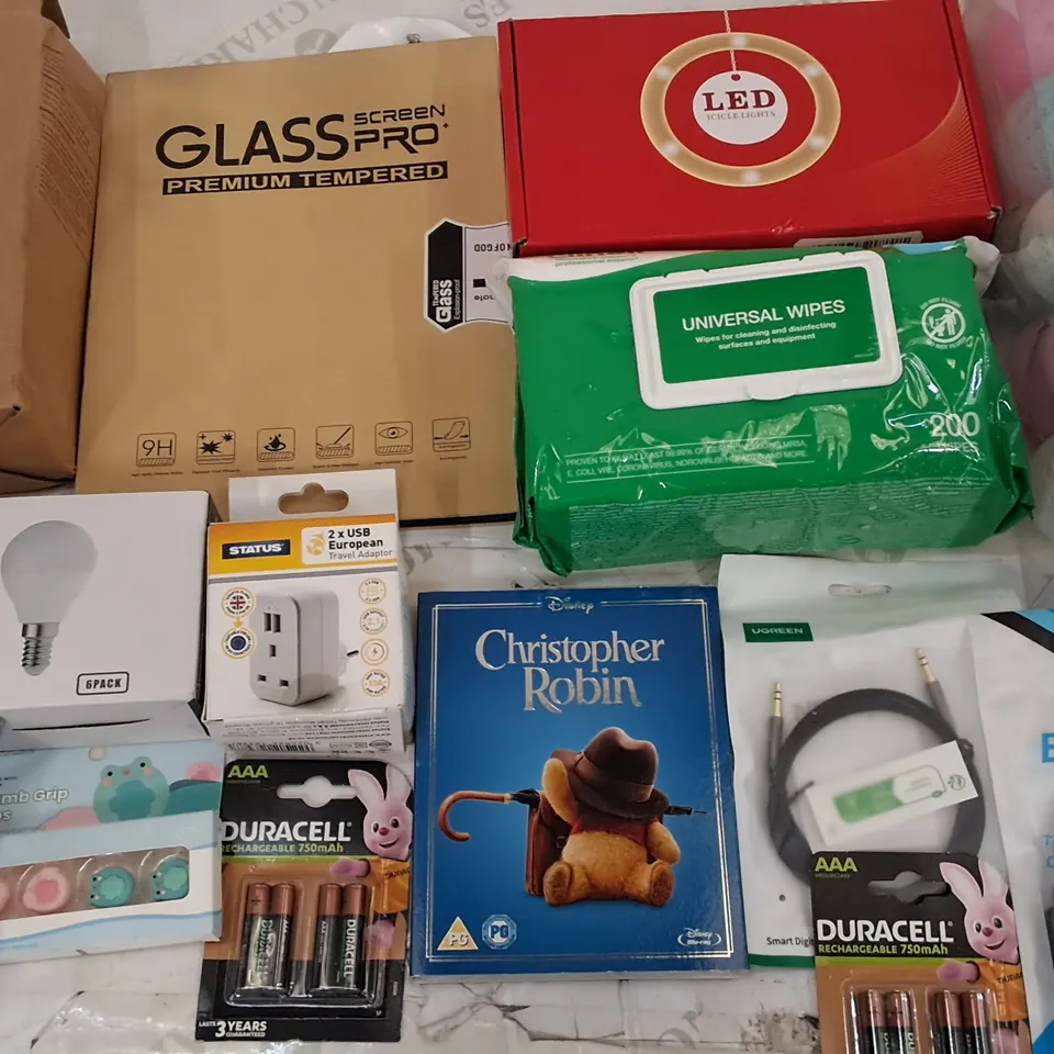 LARGE QUANTITY OF ASSORTED ITEMS TO INCLUDE STRING LIGHTS, LIGHT BULBS, BATTERIES AND CABLES