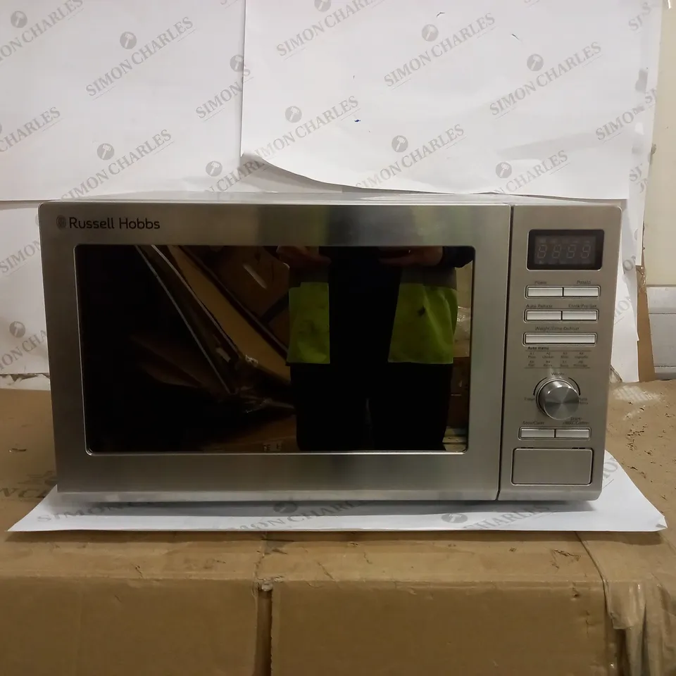 RUSSELL HOBBS FAMILY SIZE SILVER MICROWAVE 