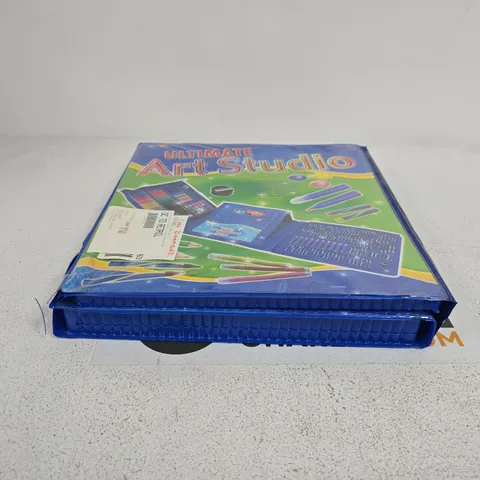 BOX OF APPROXIMATELY 10 ASSORTED ITEMS TO INCLUDE ULTIMATE ART STUDIO ETC