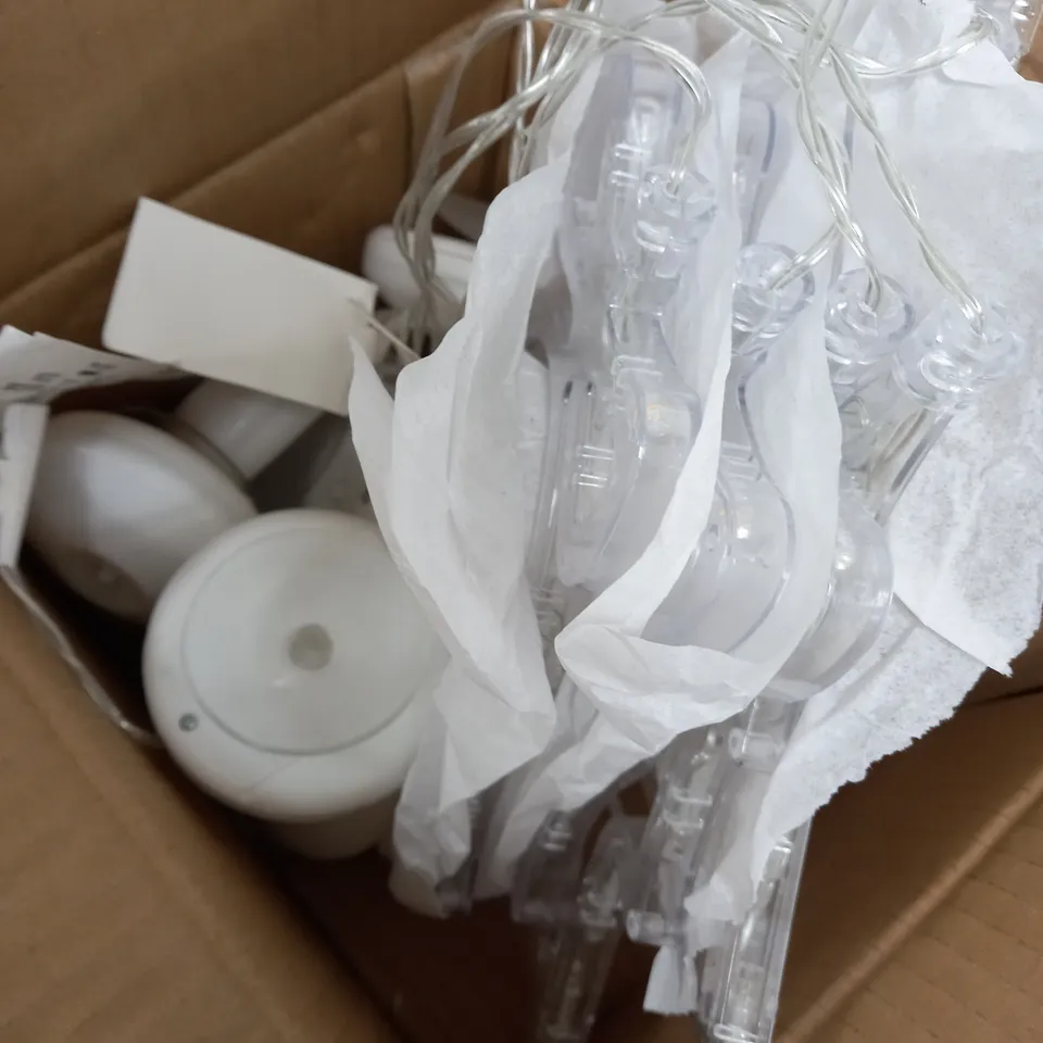 BOX OF 6 HOME REFLECTION WINDOW LIGHT DOTS - BELLS & TREES