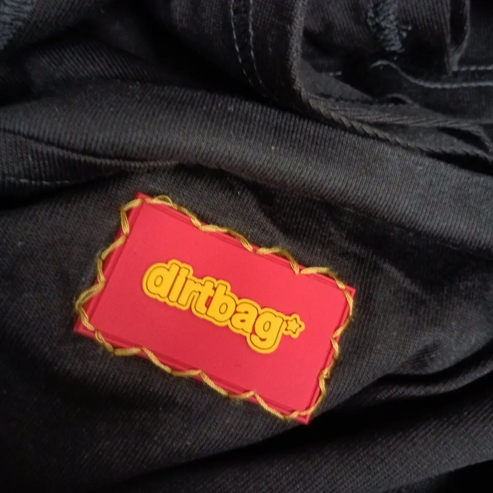 DIRTBAG BLACK T-SHIRT WITH MULTICOLOUR FOOTPRINT GRAPHIC – UK SIZE M