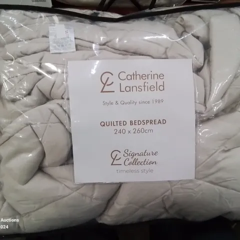 BAGGED CATHERINE LANSFIELD QUILTED BEDSPREAD 