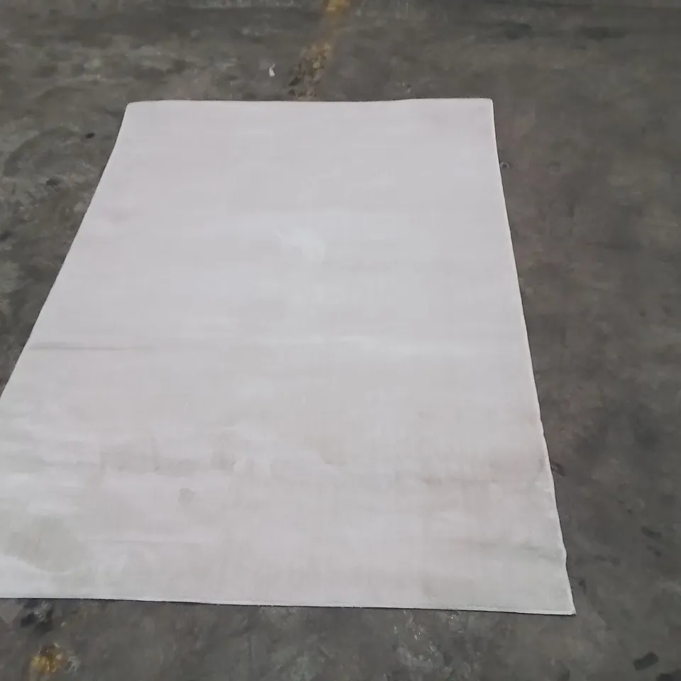 QUALITY DESIGNER AREA RUG - APPROXIMATELY 160X115CM