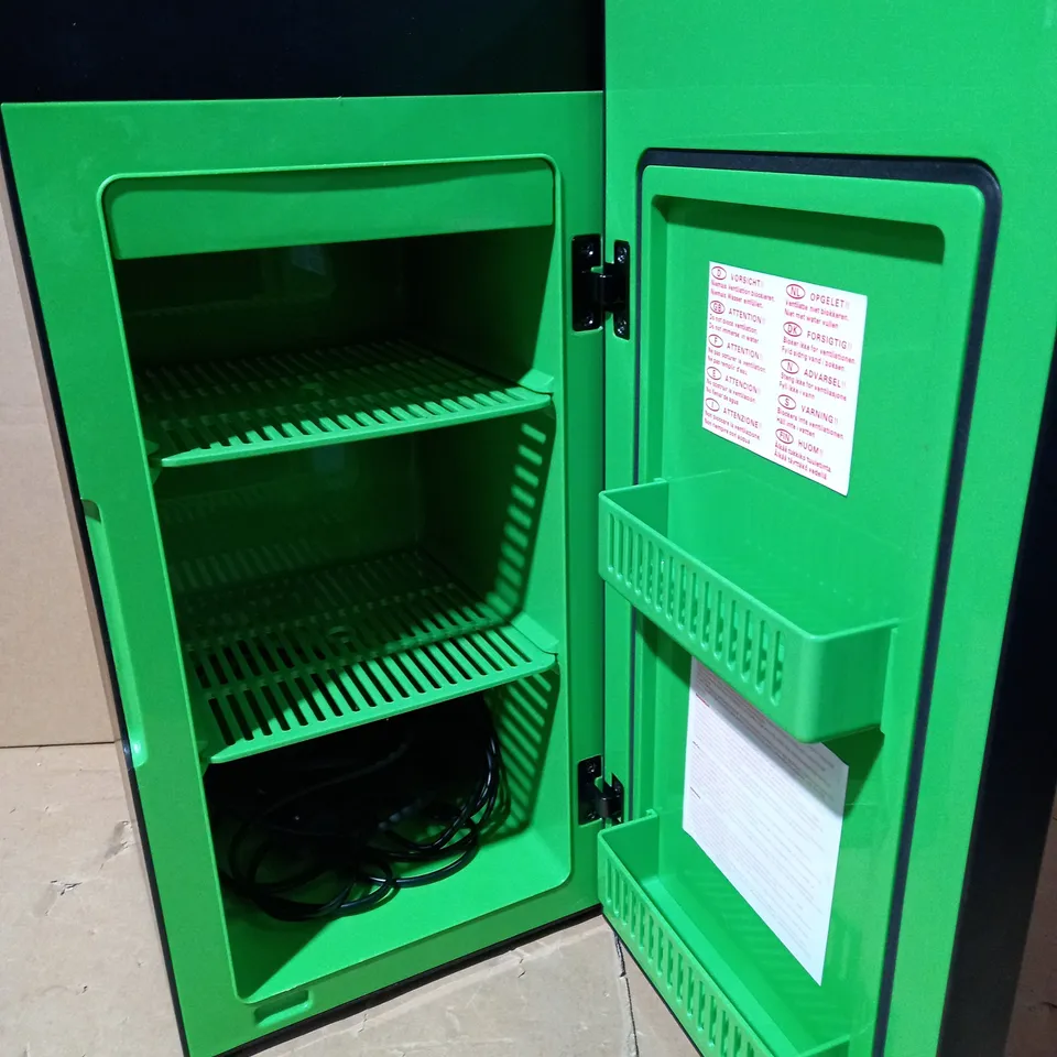 UKONIC XBOX SERIES X REPLICA MINI FRIDGE