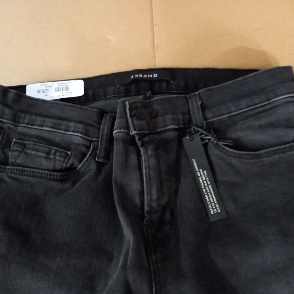 BRAND NEW J BRAND PHOTO READY MID RISE RAIL JEANS IN BLACK - 29
