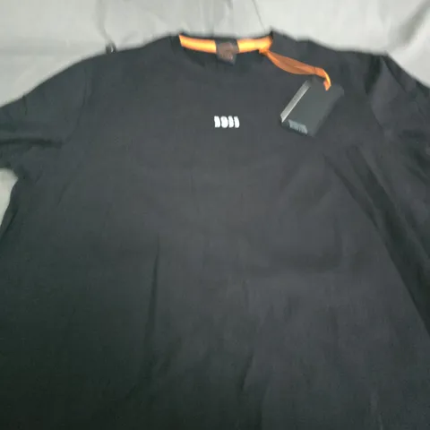 BOSS BLACK CREW-NECK TEE - SIZE S