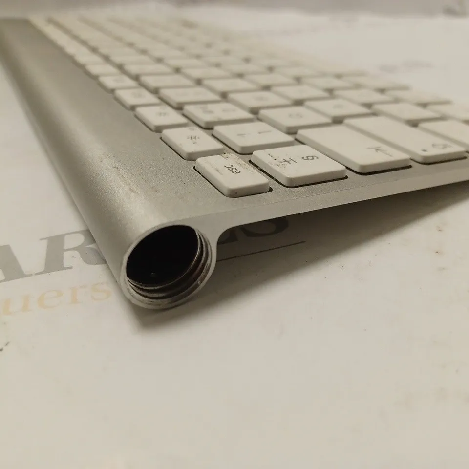 APPLE WIRELESS KEYBOARD - A1314