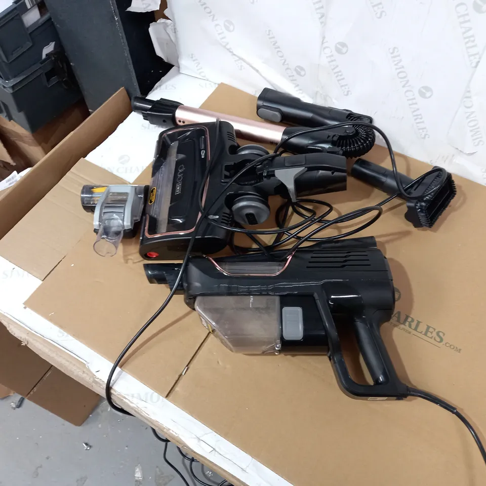 SHARK CORDED STICK VACUUM HZ500UKT
