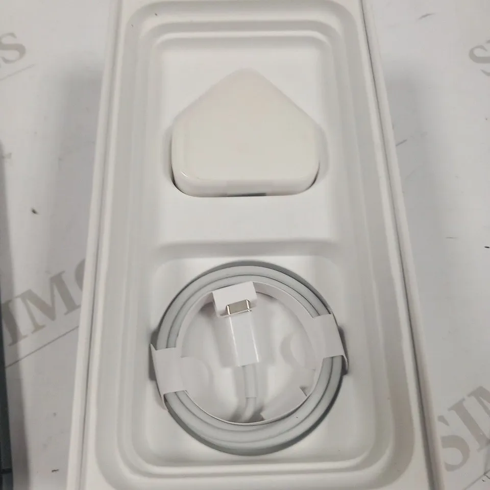 BOXED APPLE IPHONE 11 MOBILE PHONE 64GB