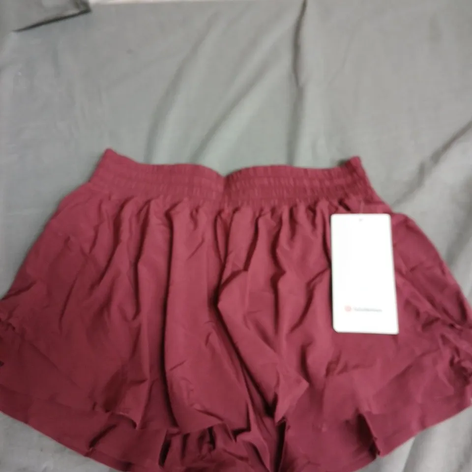 LULULEMON WOMEN'S BURGUNDY SHORTS – SIZE M
