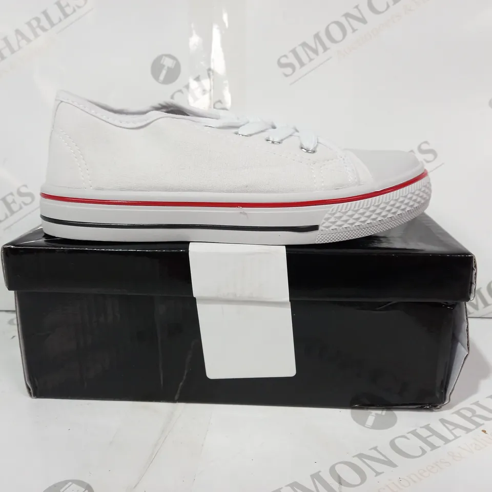 BOXED PAIR OF INSPIRE ME CANVAS SHOES IN WHITE SIZE 2