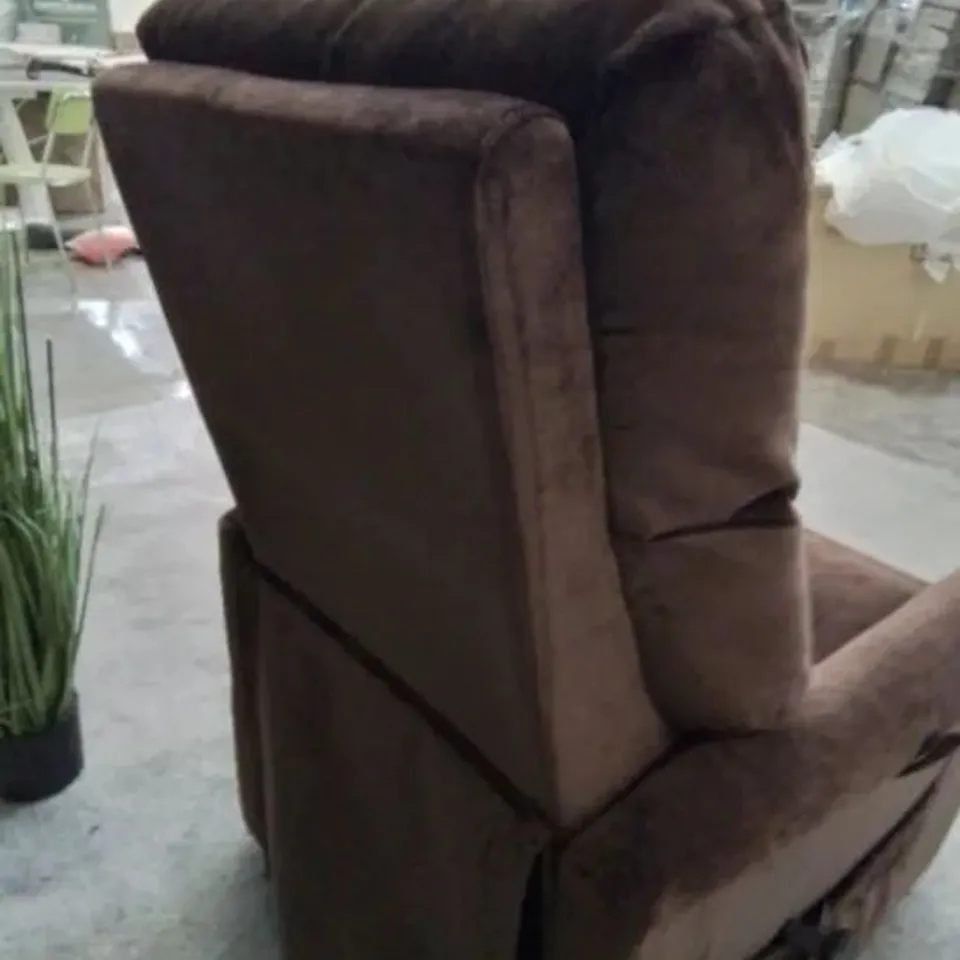 BOXED JOYNSON HOLLAND LIFT & RISE CHAIR - VISCOSITY CHOCOATE FABRIC
