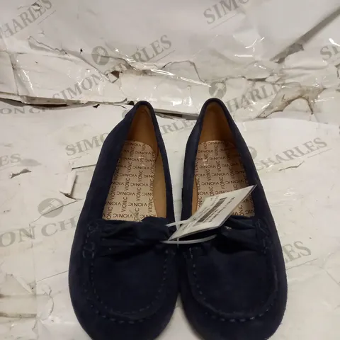 VIONIC BLUE SLIP ON SHOES SIZE 5