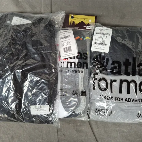 BOX OF APPROXIMATELY 20 ASSORTED CLOTHING AND FASHION ITEMS IN VARIOUS STYLES, SIZES, AND COLOURS - COLLECTION ONLY