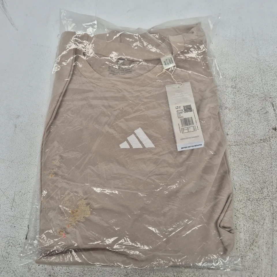 BAGGED ADIDAS ESSENTIALS SMALL LOGO T-SHIRT – BEIGE, UK 2XL