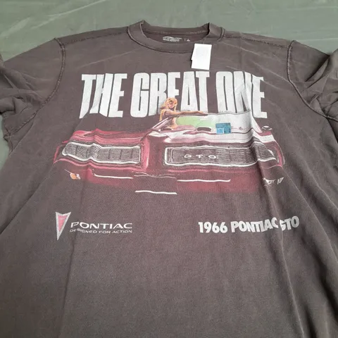 ABERCROMBIE & FITCH BROWN PONTIAC T-SHIRT - LARGE