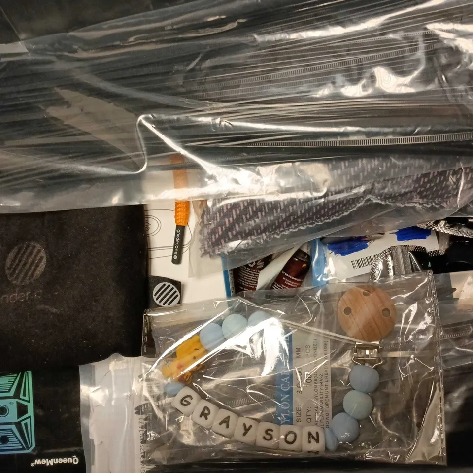 APPROXIMATELY 12 ASSORTED HOUSEHOLD ITEMS TO INCLUDE CABLE TIES, DOG BARK CONTROL, SMART WIRELESS DOORBELL, ETC