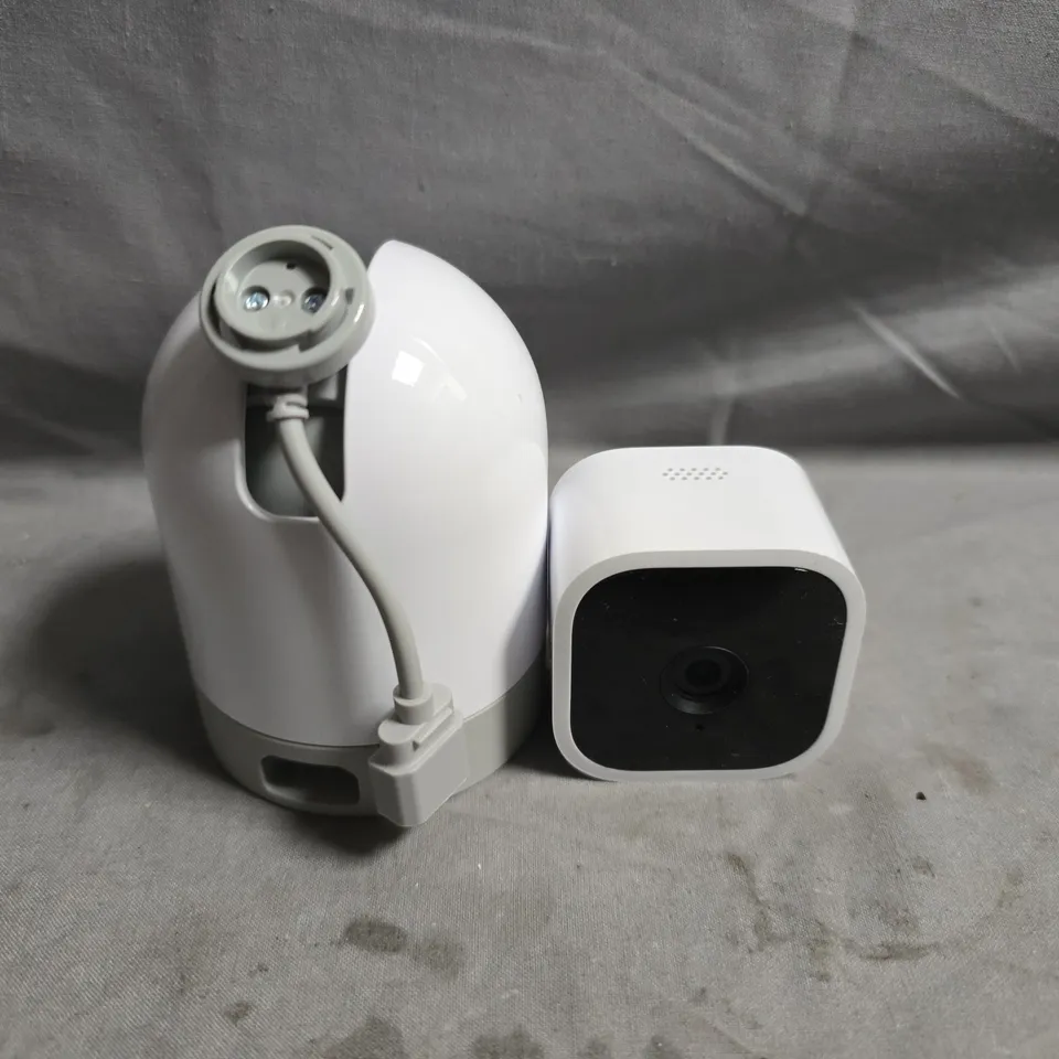 BLINK MINI PAN-TILT INDOOR SECURITY CAMERA - BOXED