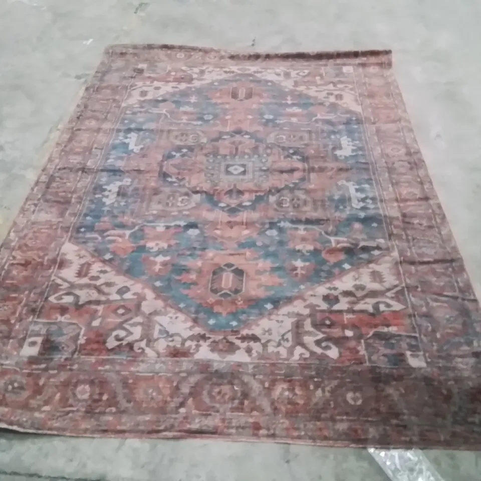 QUALITY DESIGNER AREA RUG - APPROXIMATELY 230X160CM